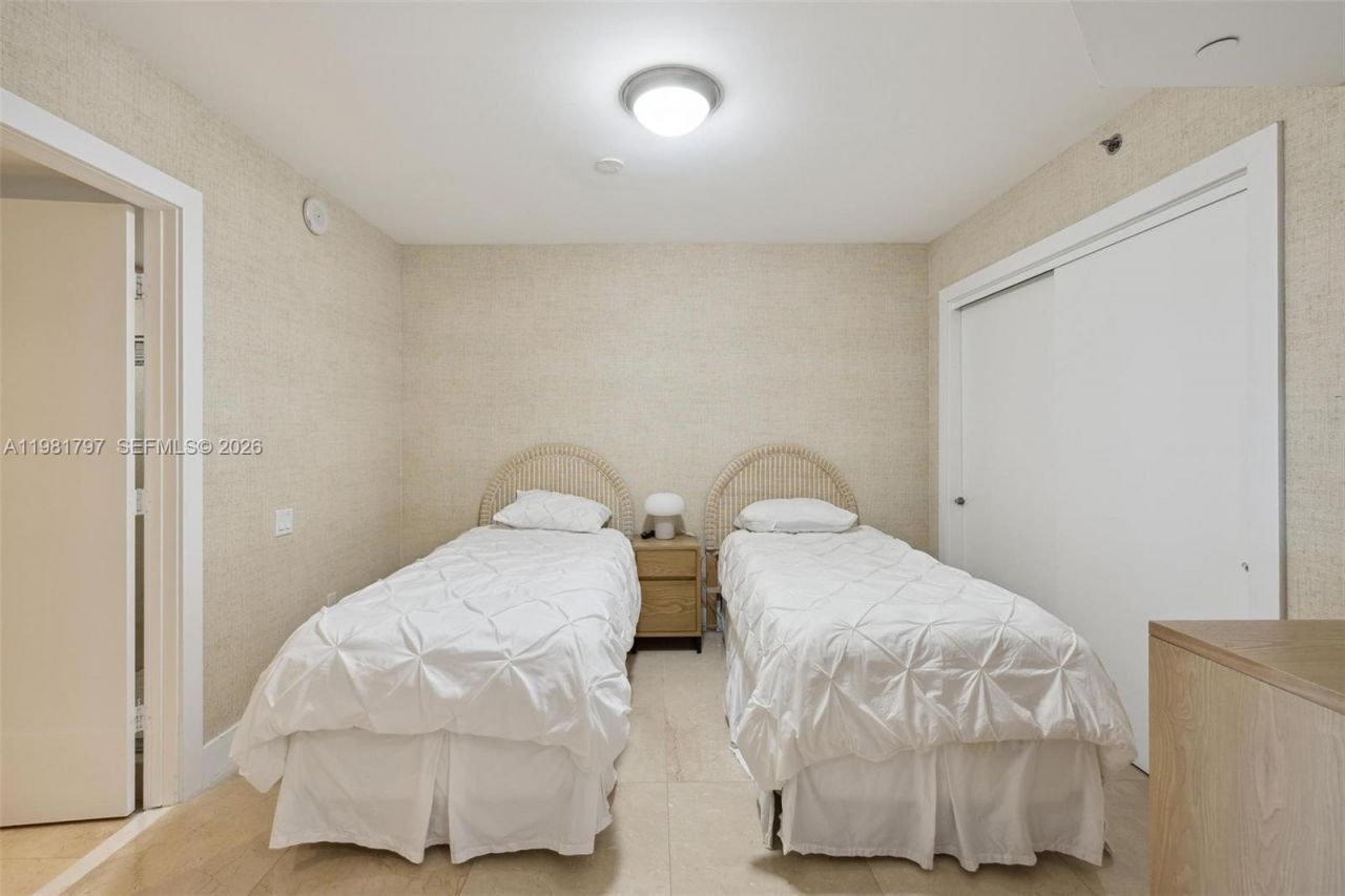 1830 S Ocean Dr, Unit 2904, Hallandale Beach, FL 33009 Photo