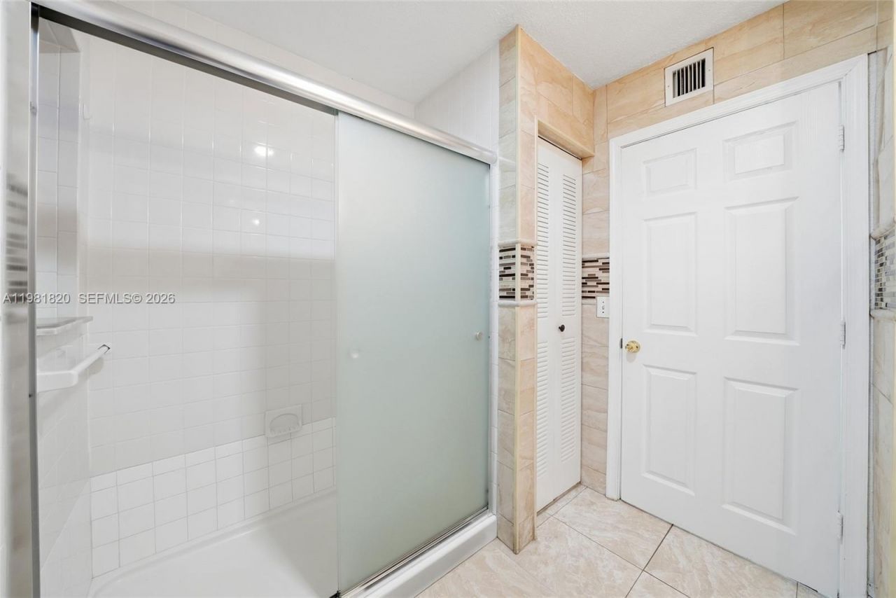 2875 NW 9th Ct, Fort Lauderdale, FL 33311 Photo