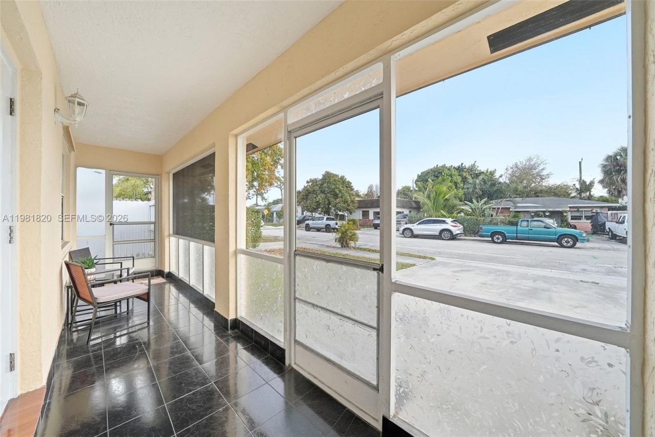 2875 NW 9th Ct, Fort Lauderdale, FL 33311 Photo