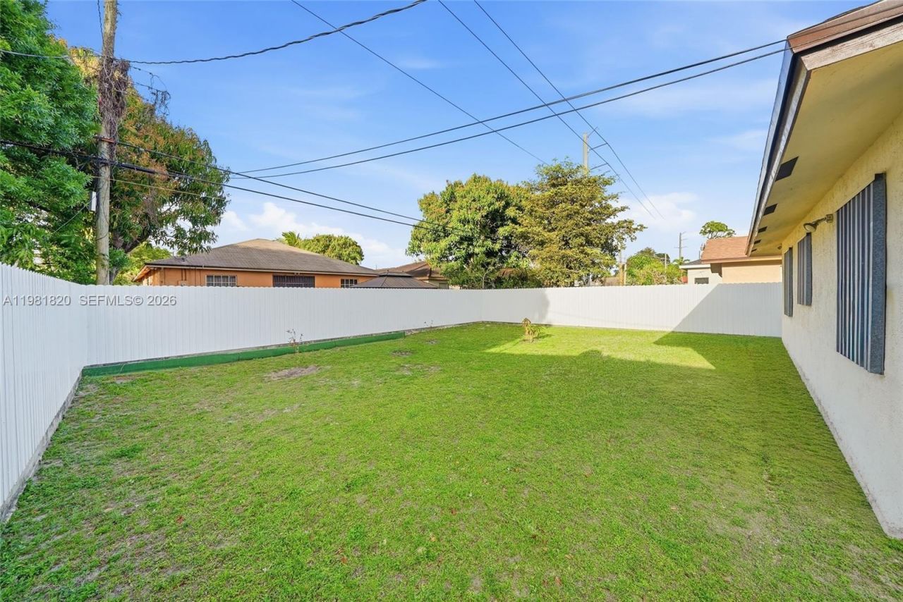 2875 NW 9th Ct, Fort Lauderdale, FL 33311 Photo