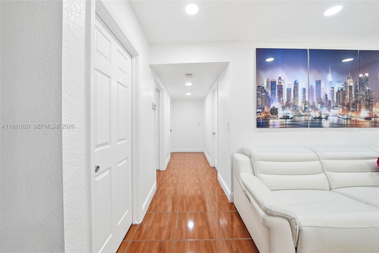 2875 NW 9th Ct, Fort Lauderdale, FL 33311 Photo