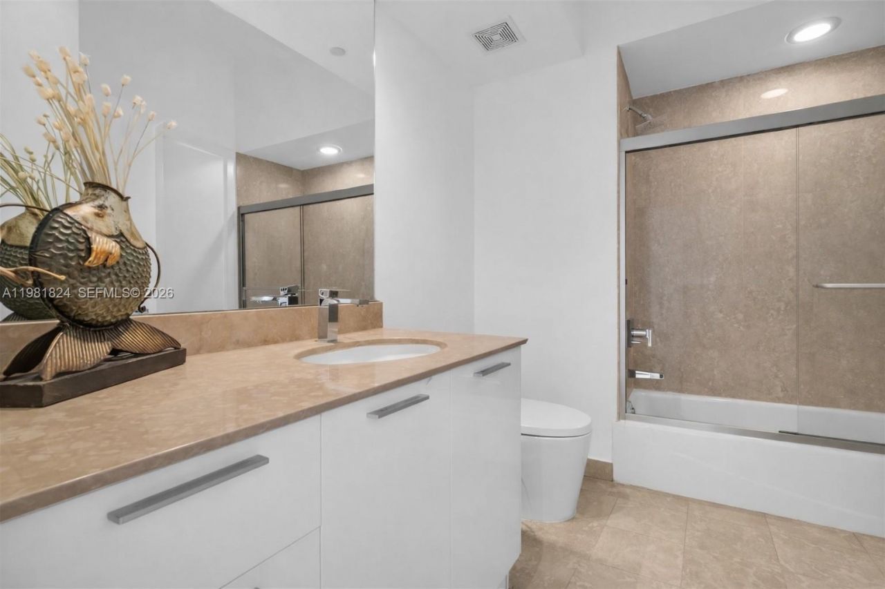 400 Alton Rd, Unit 407, Miami Beach, FL 33139 Photo