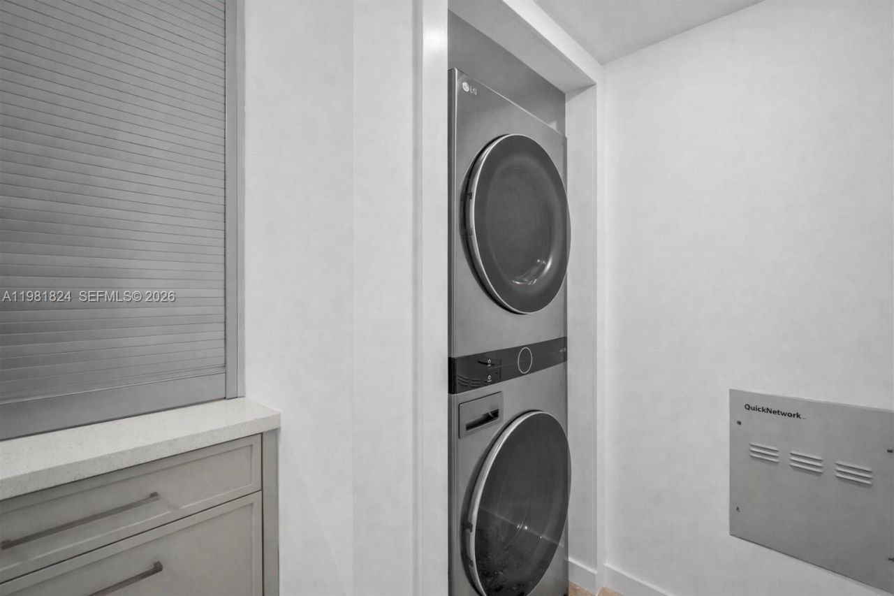 400 Alton Rd, Unit 407, Miami Beach, FL 33139 Photo