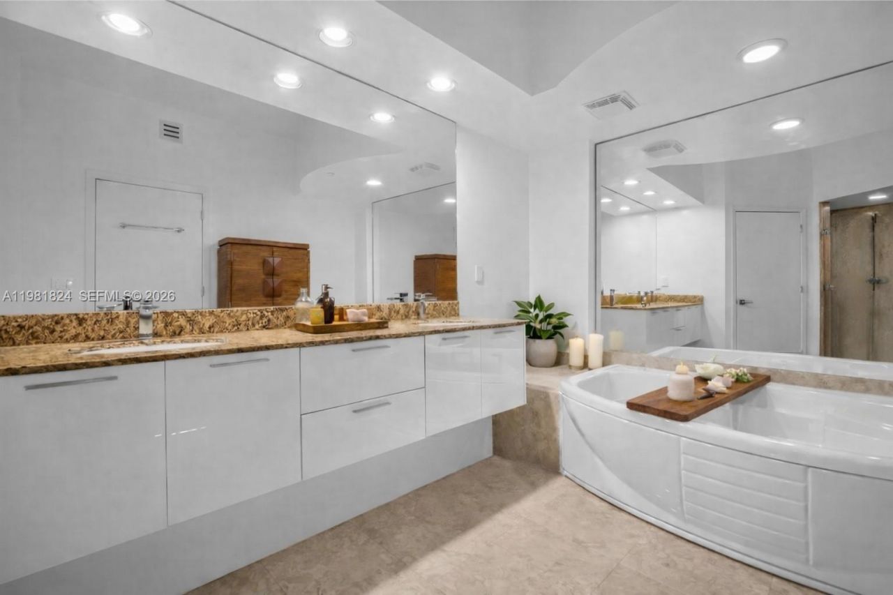 400 Alton Rd, Unit 407, Miami Beach, FL 33139 Photo