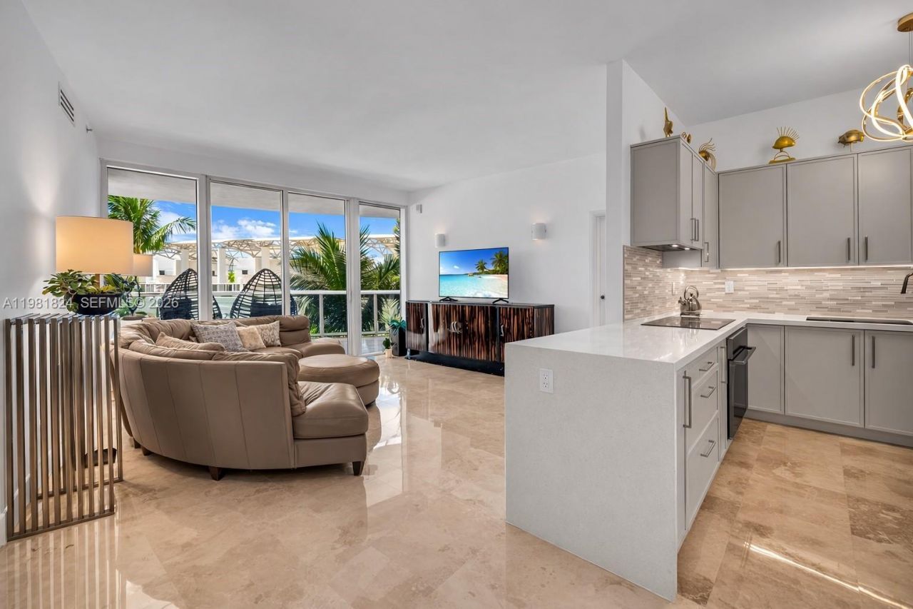 400 Alton Rd, Unit 407, Miami Beach, FL 33139 Photo