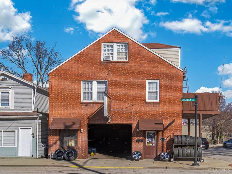 333 Stanley Avenue, Cincinnati, OH 45226 Photo 2