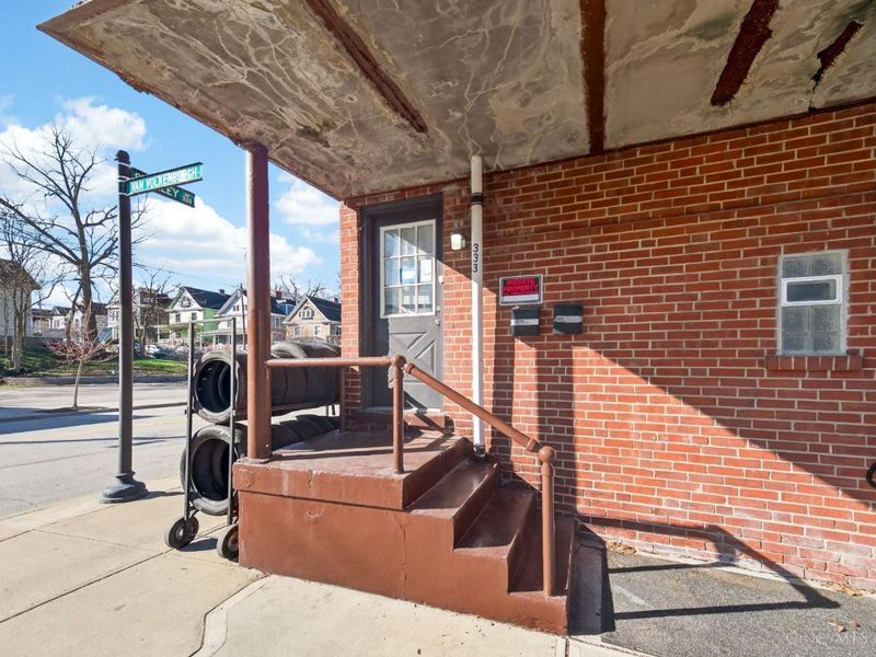 333 Stanley Avenue, Cincinnati, OH 45226 Photo 3