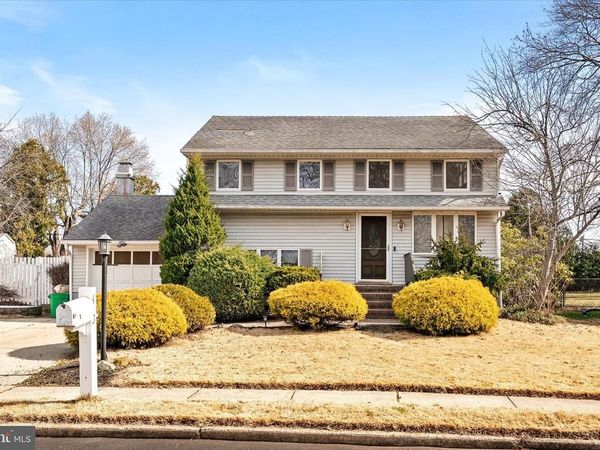 403 LAKESIDE BOULEVARD , HAMILTON, NJ 08610