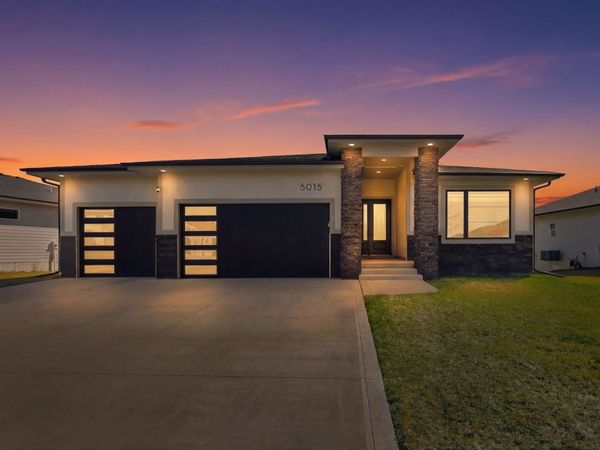 5015 149th Court, Urbandale, IA 50323