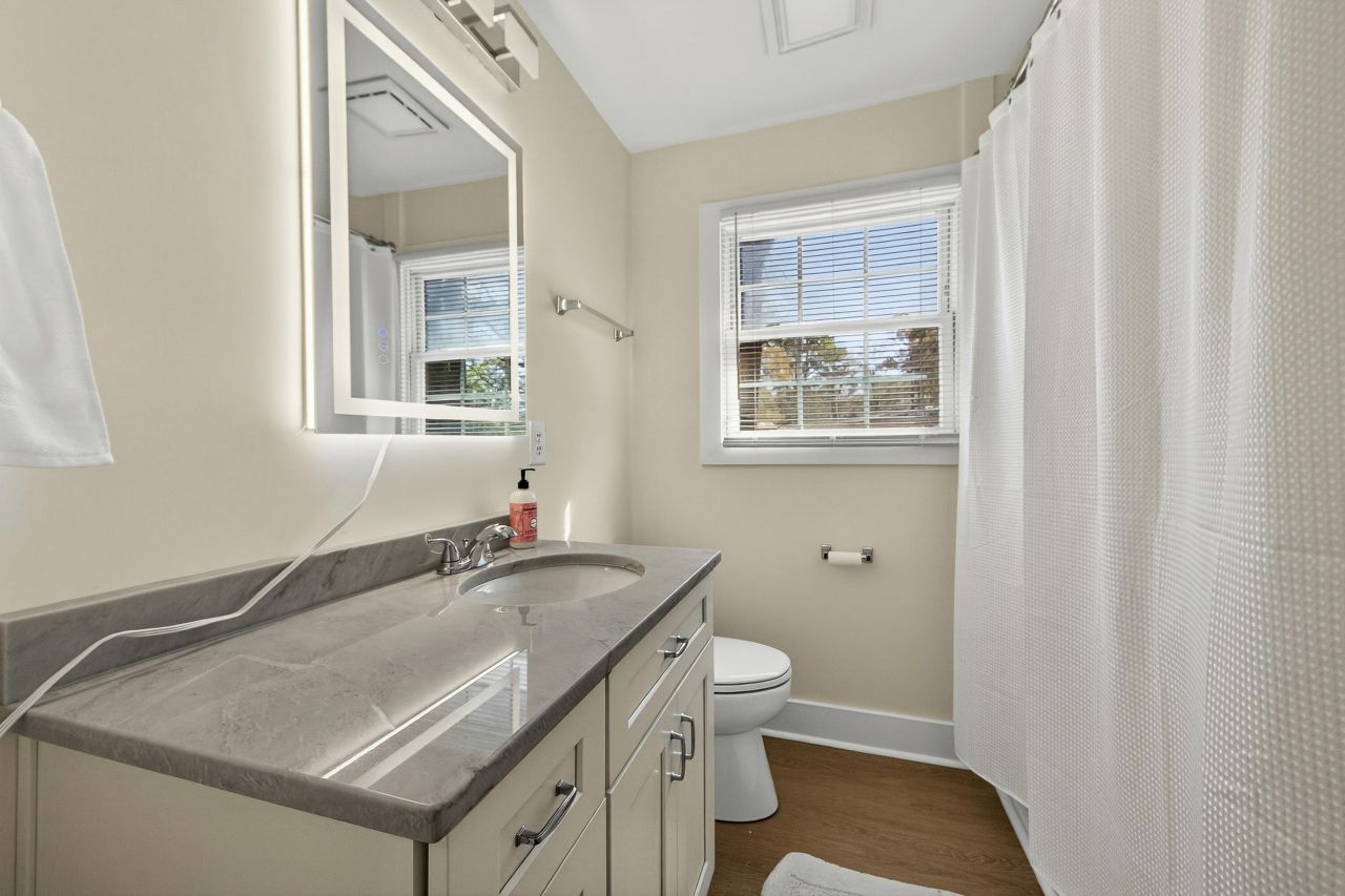 908 King Richard Drive Photo 19