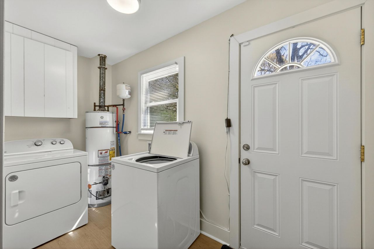 908 King Richard Drive Photo 20