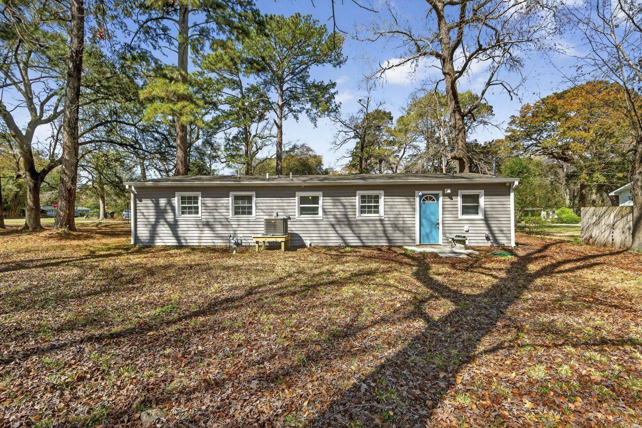 908 King Richard Drive Photo 24