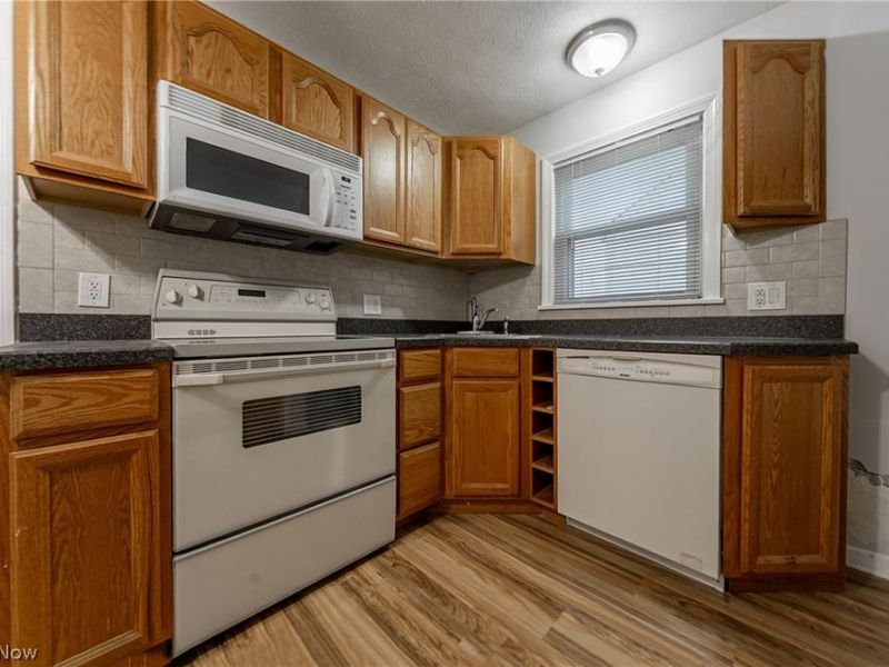 5224 W 48th Street , Parma, OH 44134 Photo 7