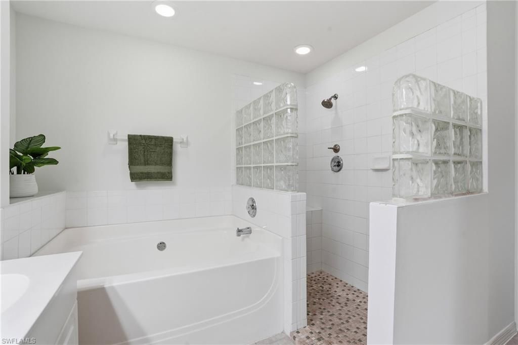 15153 Oxford Cv, Unit 2303, Fort Myers, FL 33919 Photo