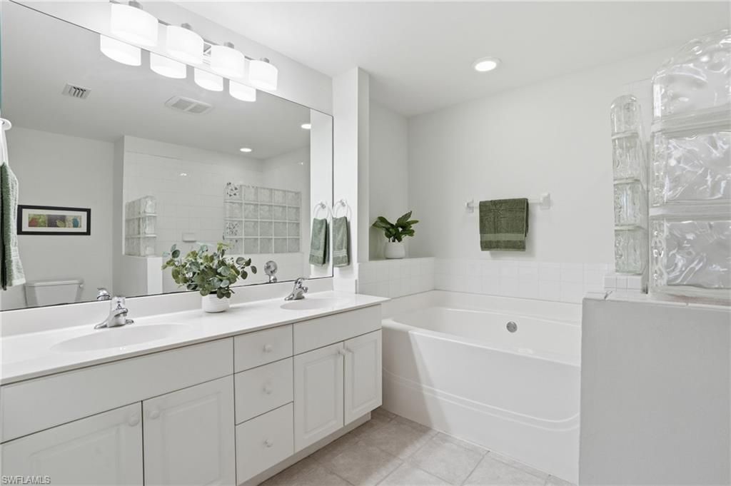 15153 Oxford Cv, Unit 2303, Fort Myers, FL 33919 Photo