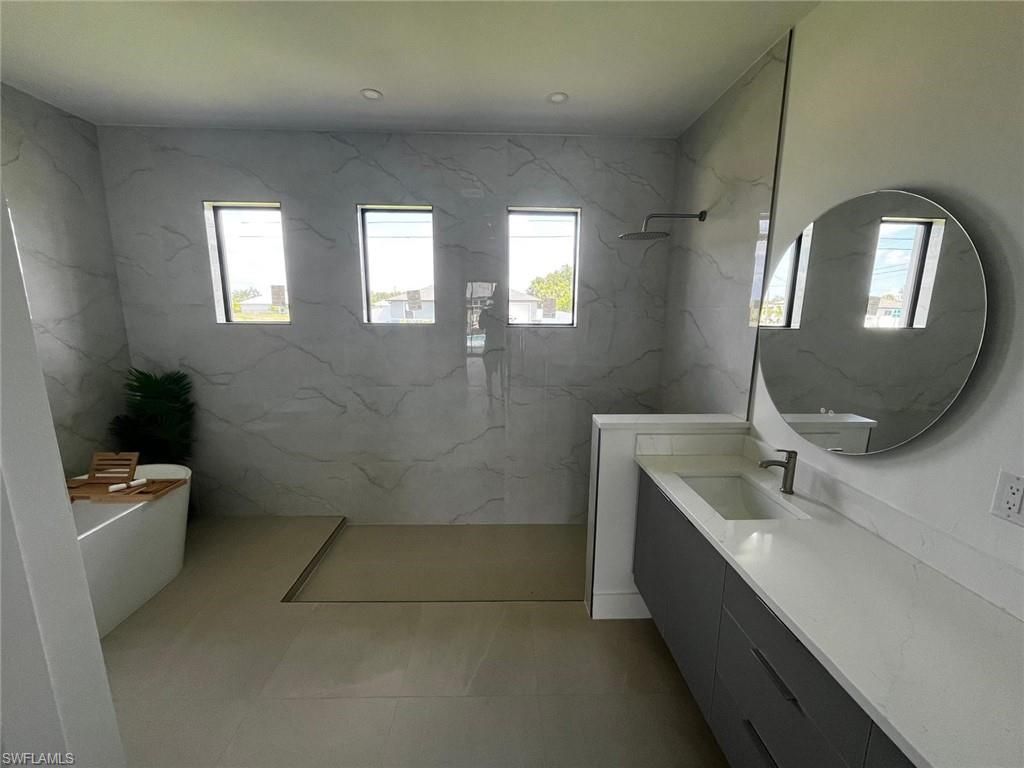 1316 NE 33rd St, Cape Coral, FL 33909 Photo