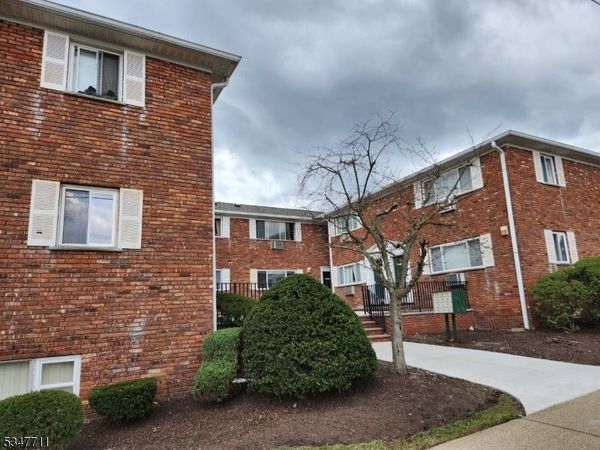 104 N Beverwyck Rd, Parsippany-Troy Hills, NJ 07034