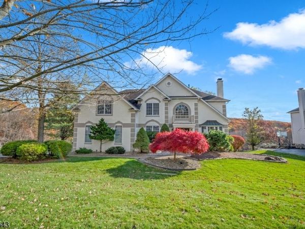 24 Vista Dr, Mount Olive, NJ 07836