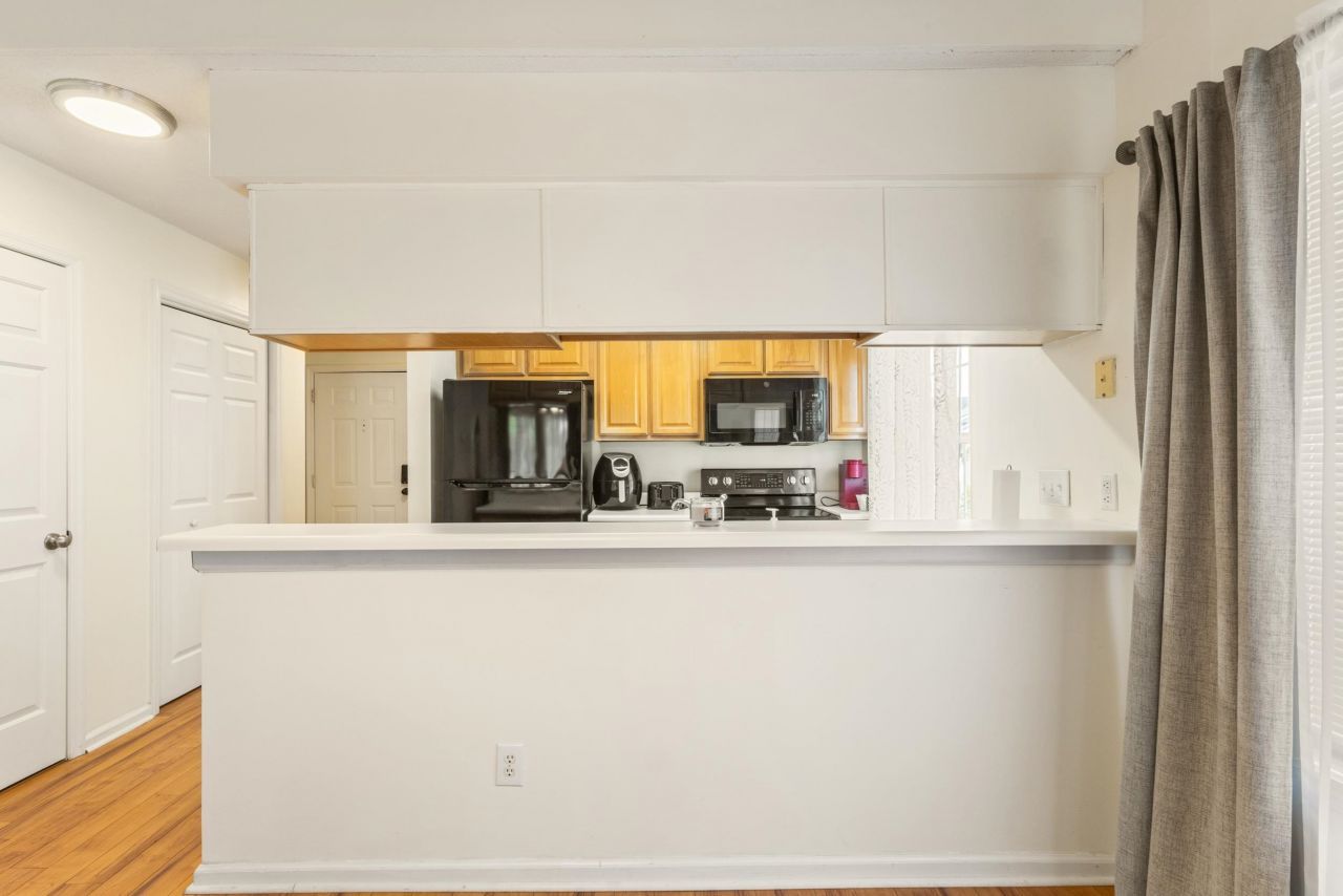 4940 Windsor Green Way Photo 12