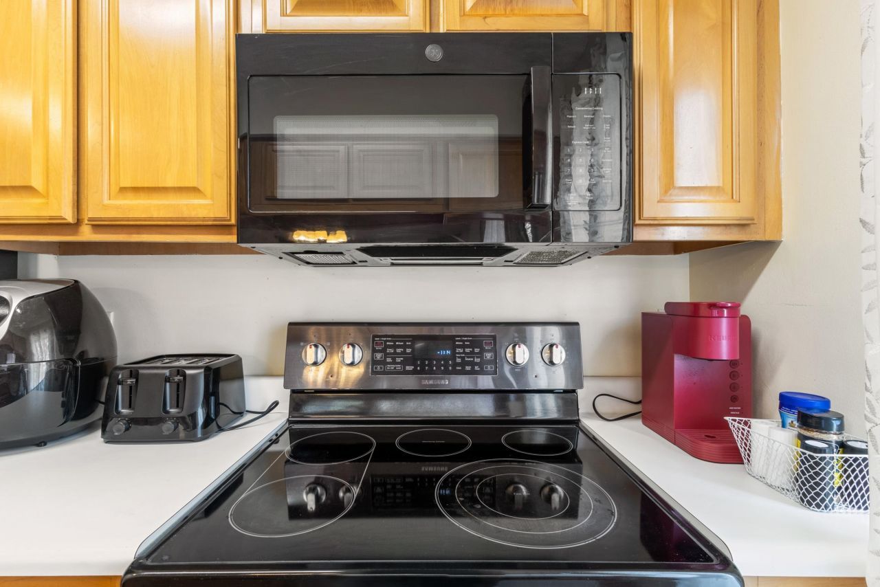 4940 Windsor Green Way Photo 13