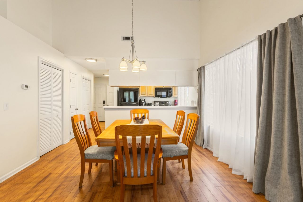 4940 Windsor Green Way Photo 16