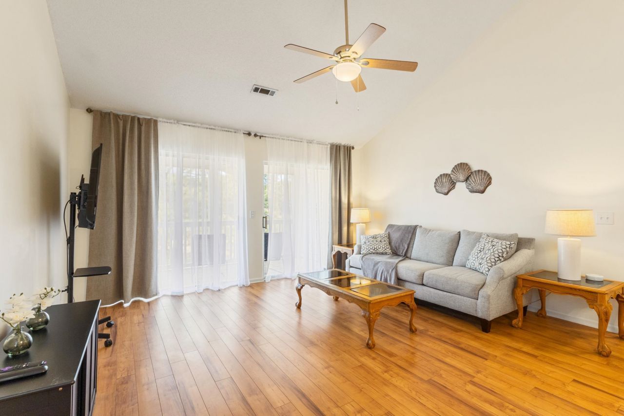 4940 Windsor Green Way Photo 18