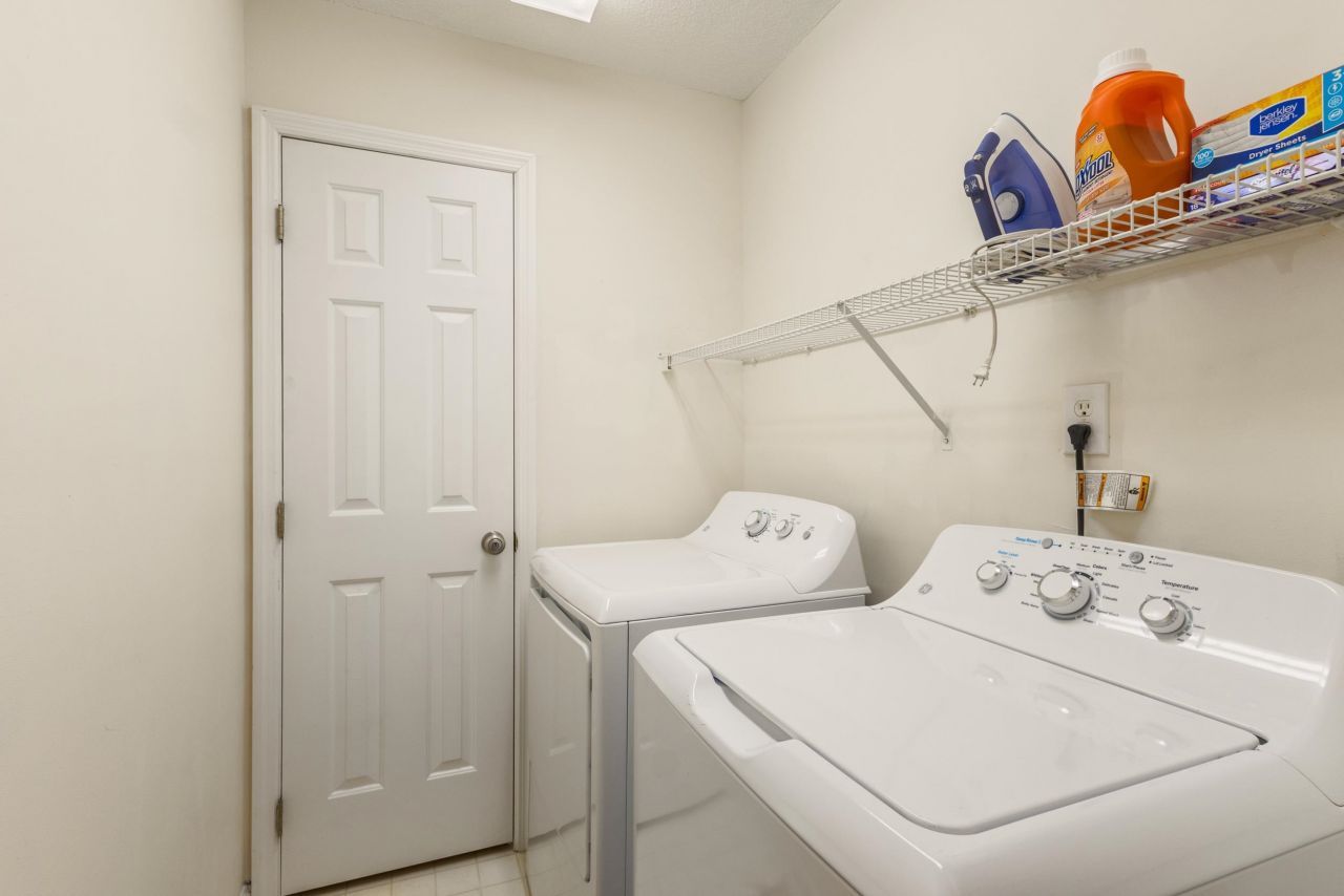 4940 Windsor Green Way Photo 9