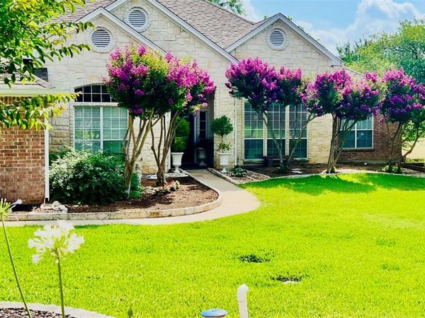 200 Carriage House RD, Salado, TX 76571