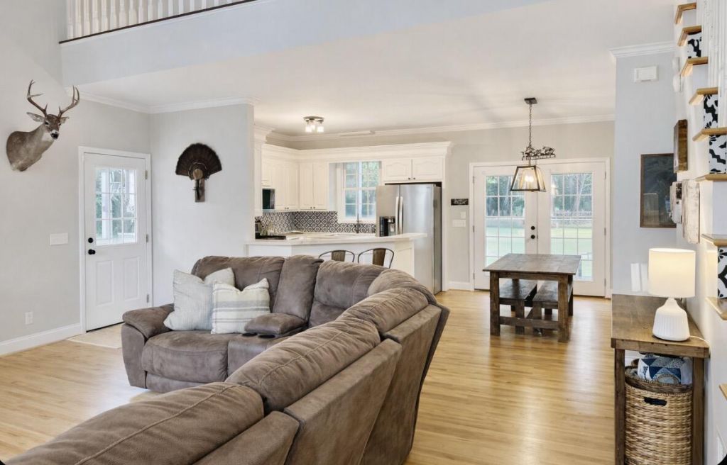 8231 Old State Road Photo 6