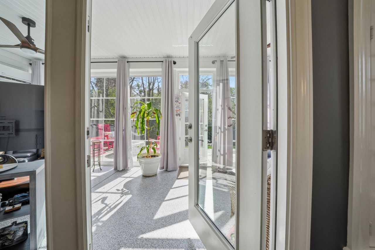 218 River Martin Court Photo 32