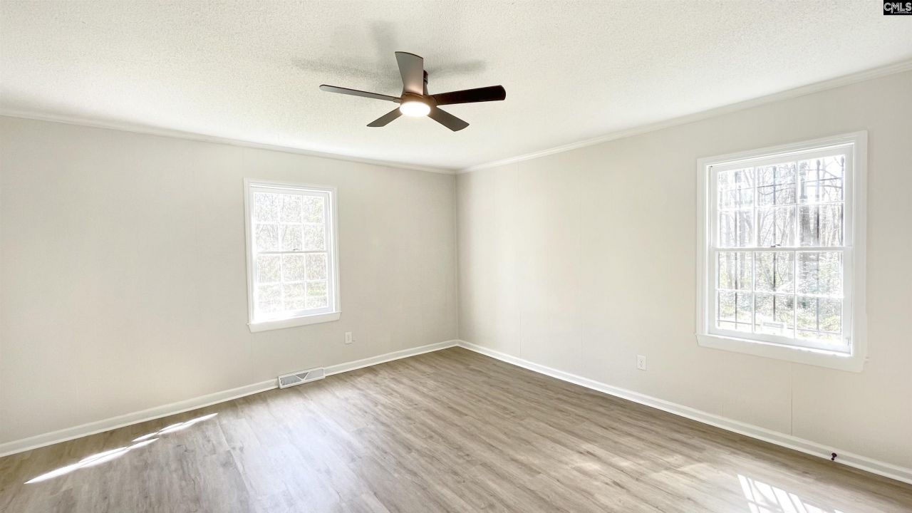 230 Doty Road Extension Photo 12