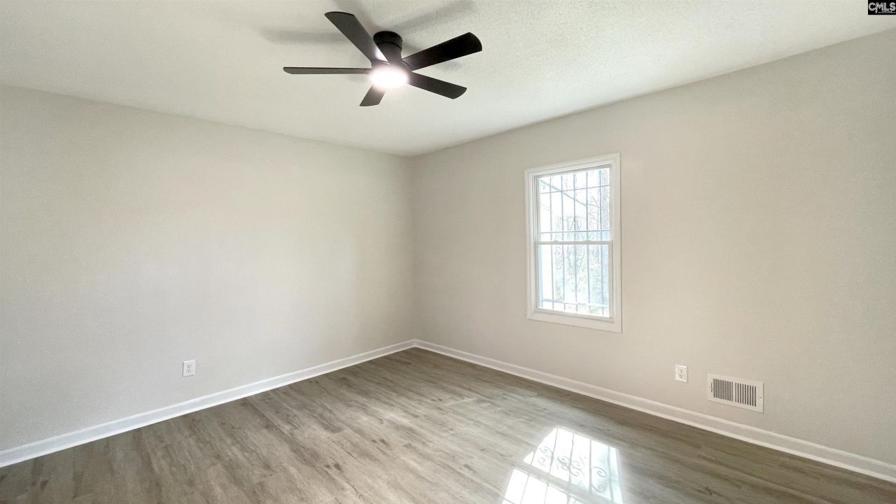 230 Doty Road Extension Photo 9