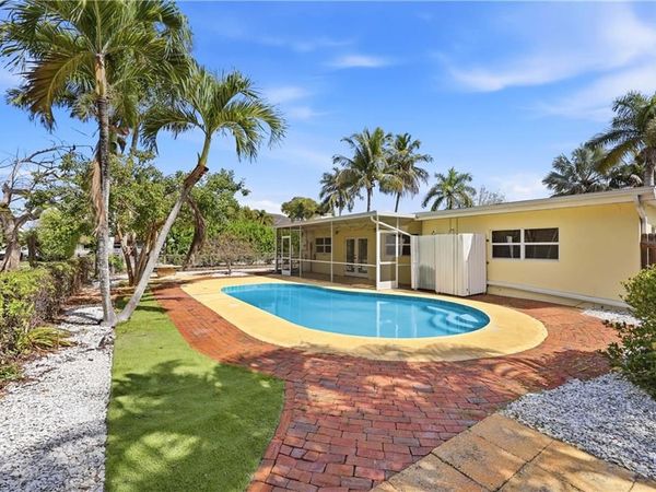 1377 11th CT N, NAPLES, FL 34102