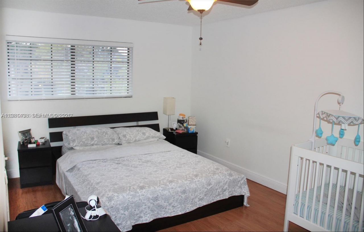 20741 NE 4th Ct, Unit 205, Miami, FL 33179 Photo