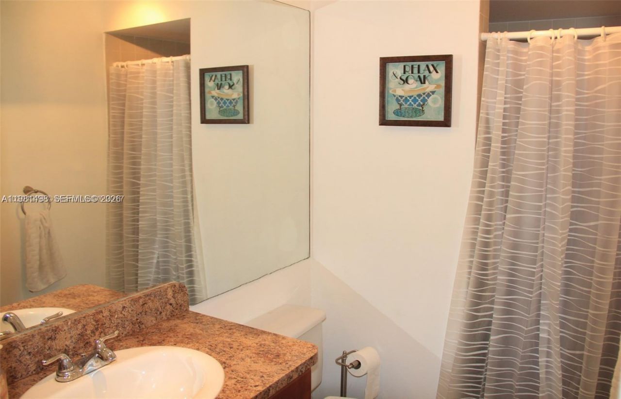 20741 NE 4th Ct, Unit 205, Miami, FL 33179 Photo