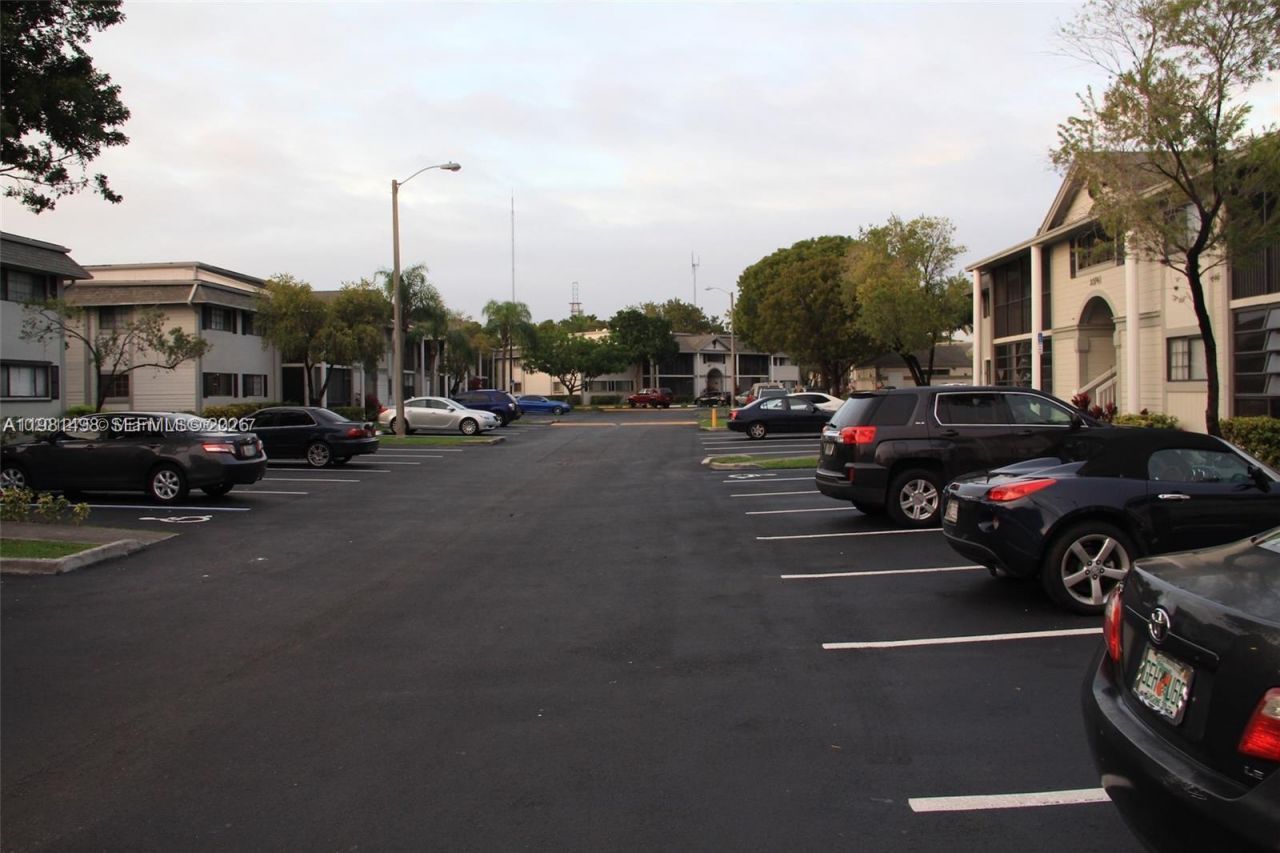 20741 NE 4th Ct, Unit 205, Miami, FL 33179 Photo