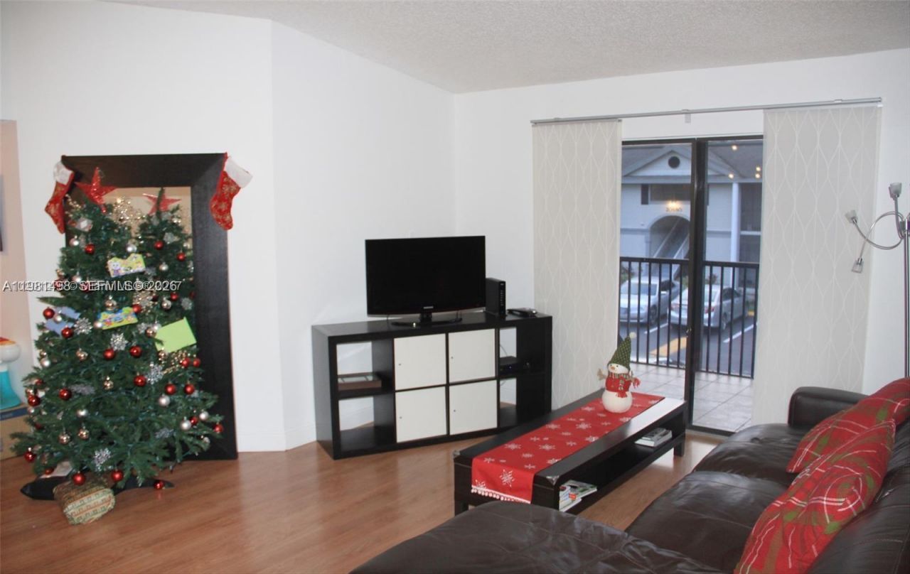 20741 NE 4th Ct, Unit 205, Miami, FL 33179 Photo