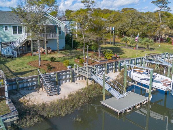 107 SW 25th Street, Oak Island, NC 28465