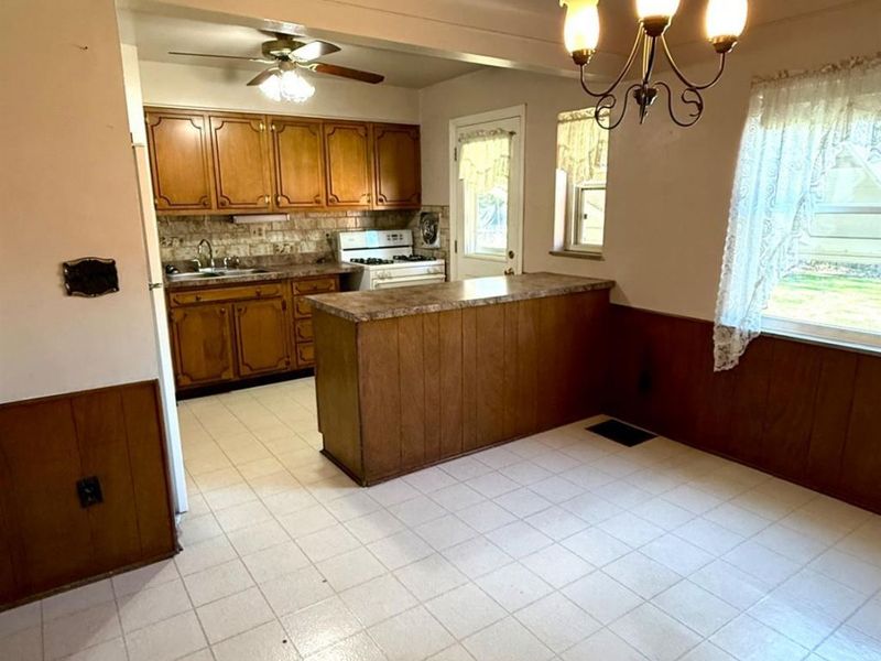 1023 Woodbriar Lane, Cincinnati, OH 45238 Photo 10