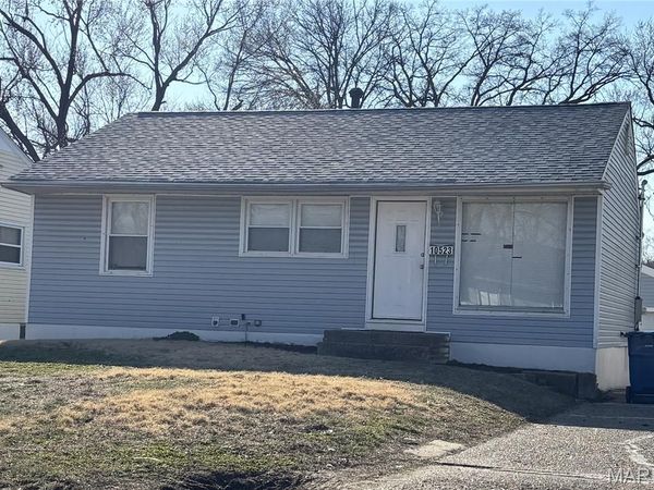 10523 Prestwick Drive, St Louis, MO 63137