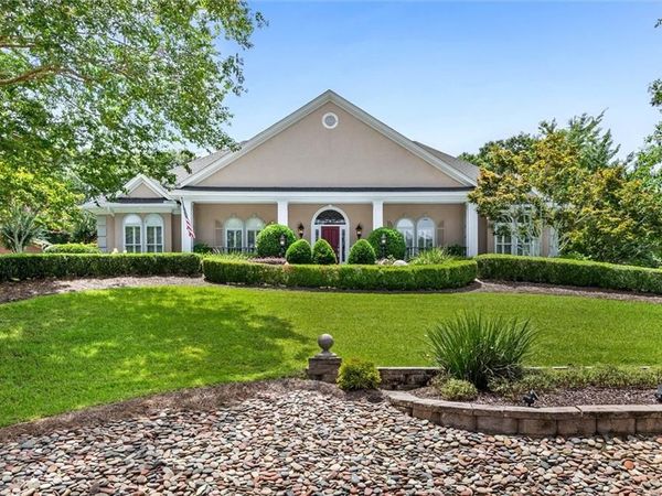 2606 Charleston Oaks Drive E, Mobile, AL 36695
