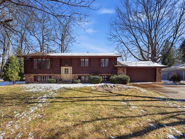 1306 Woods Circle, Buffalo, MN 55313