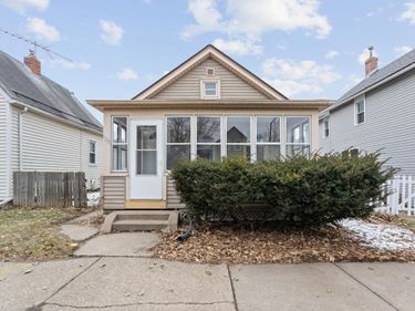 1231 Woodbridge Street, Saint Paul, MN 55117