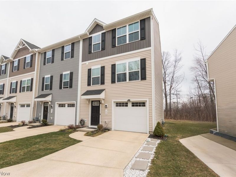 784 Pine Spring Drive, Painesville, OH 44077 Photo 2