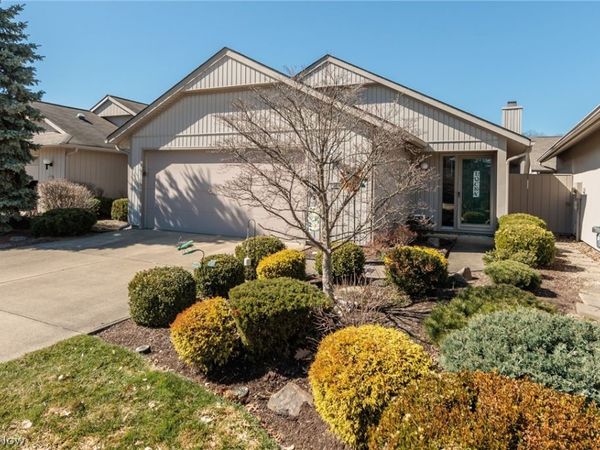 12410 Altis Court , Strongsville, OH 44149