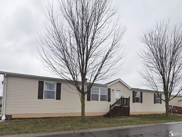 13565 Pear Street, Carleton, MI 48117