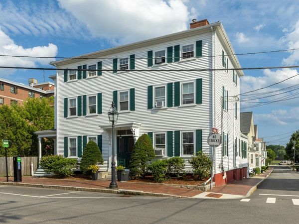 110 Court Street, Unit 4, Portsmouth, NH 03801