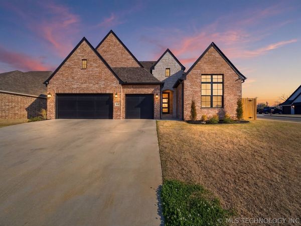 2847 E 141st Court, Bixby, OK 74008