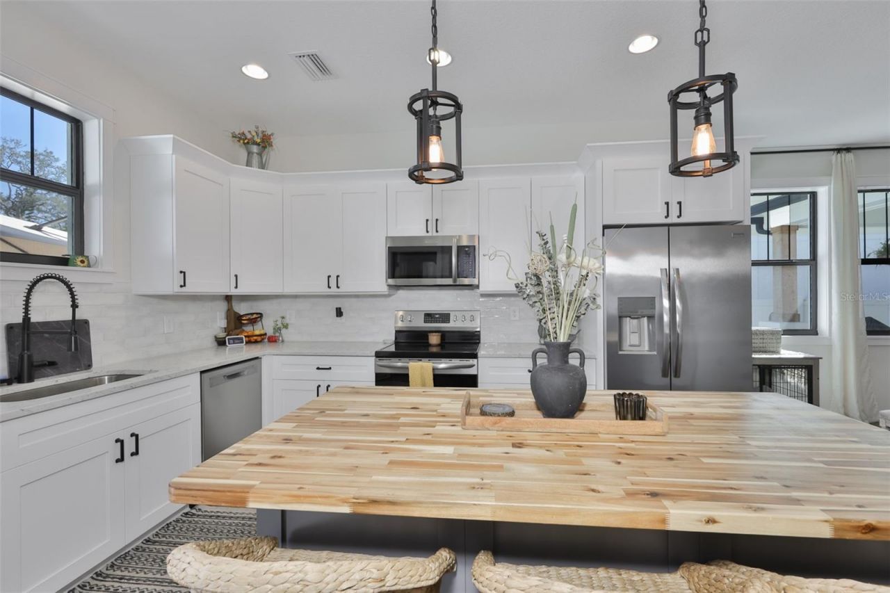 1806 E Caracas Street , Tampa, FL 33610 Photo