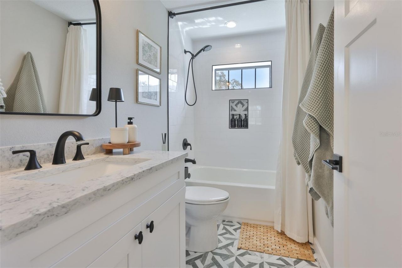 1806 E Caracas Street , Tampa, FL 33610 Photo